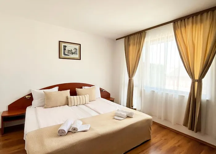 Pensiune Family Helios 3*