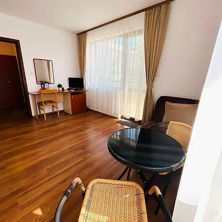 Family Helios 招待所 阳光海滩