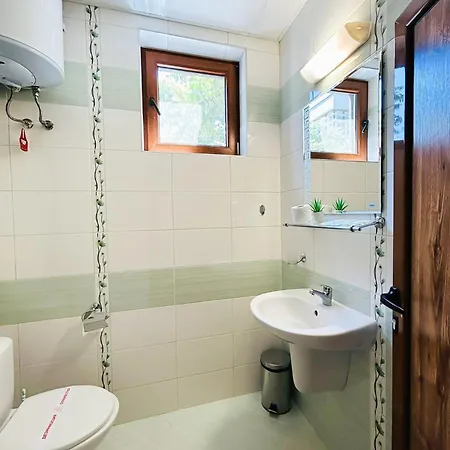 招待所 Family Helios 3*