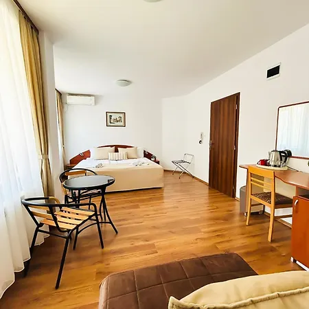 招待所 Family Helios 阳光海滩