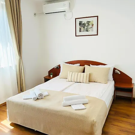 Family Helios 招待所 阳光海滩