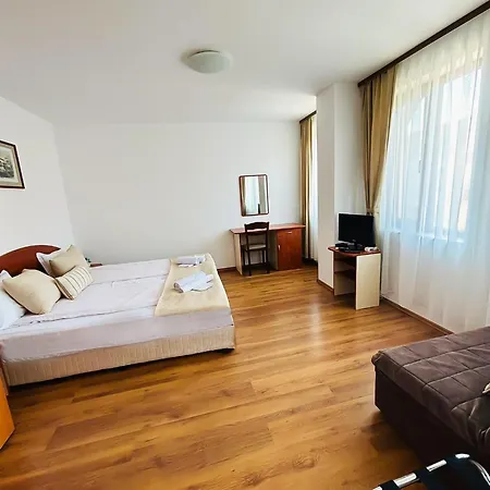 Family Helios 阳光海滩