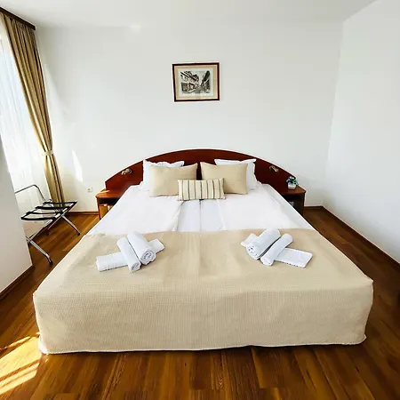 Family Helios 3* 阳光海滩