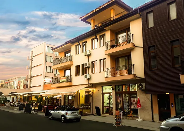 Family Helios Къща за гости