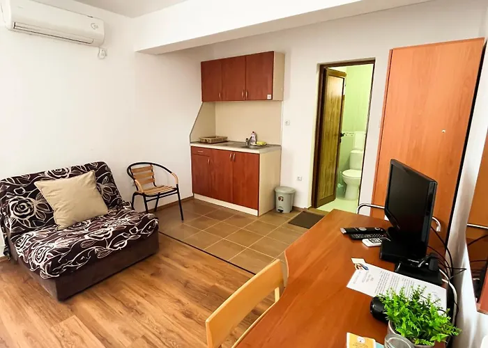 Family Helios Къща за гости